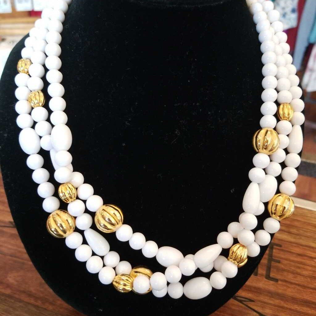 Vintage White Beaded Necklace