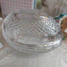 Load image into Gallery viewer, Vintage Fostoria Avon Lead Crystal Egg
