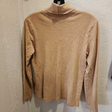 Load image into Gallery viewer, Shaped Fit Solid Turtle Neck Size S
