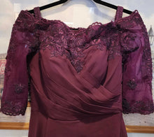 Load image into Gallery viewer, NWT Lacy Off the Shoulder Layered Evening Gown Size 6 Benefits Gails Tails Animal Rescue
